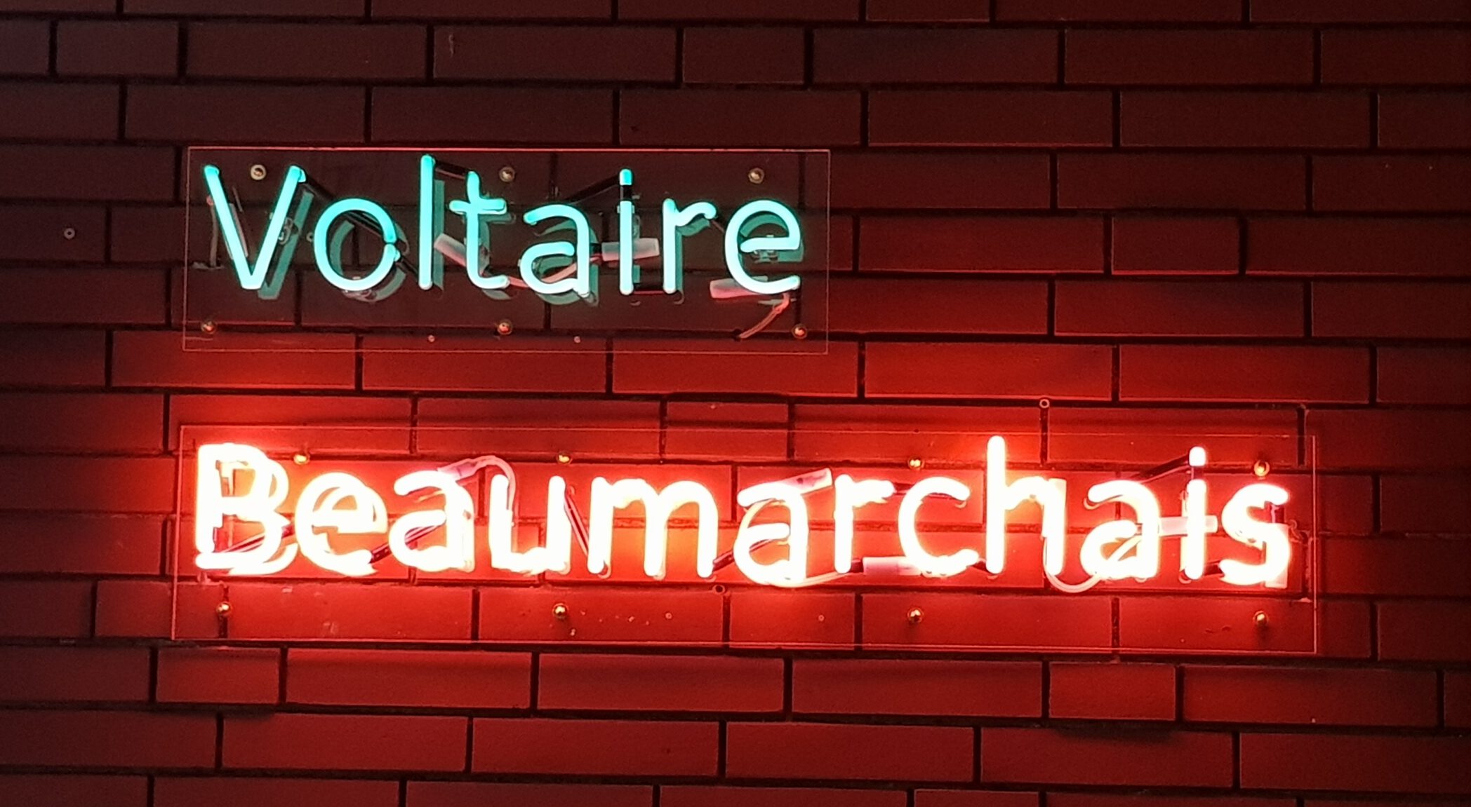 Voltaire et Beaumarchais illuminent un restaurant à Kehl